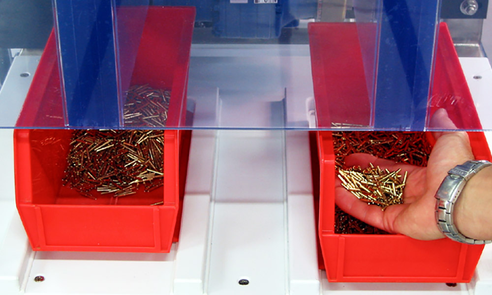 Unload station totes