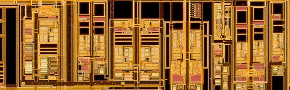 Sulfite gold plating for advanced semiconductor applications