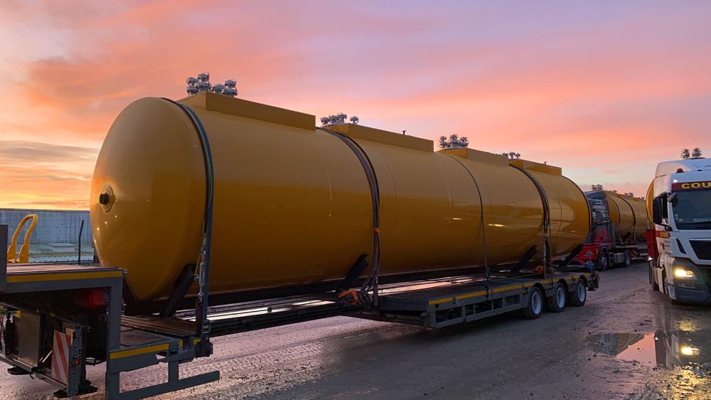 Underground tanks arrive in the early morning at the Amiens site