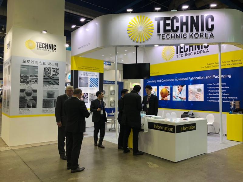 Visitors to the Technic Korea booth